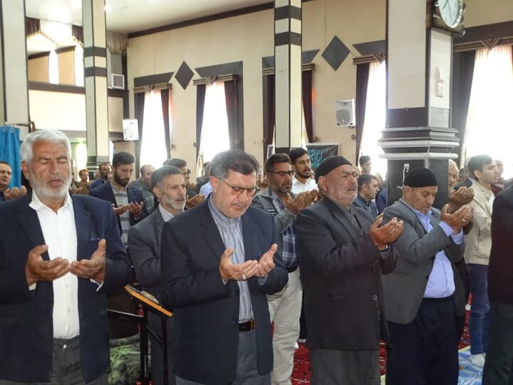 تصاویر/ اقامه نماز عید قربان در مسجد جامع چهاربرج