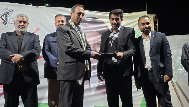 تصاویر/ هر شب ماکو؛ طنین بیعت با رهبری و حمایت از سربازان وطن