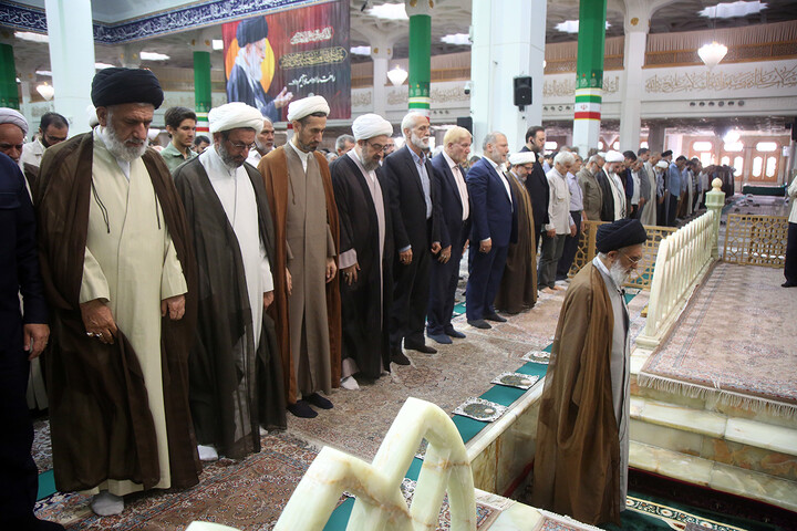 تصاویر/ نماز عید سعید قربان در حرم مطهر حضرت معصومه (س)