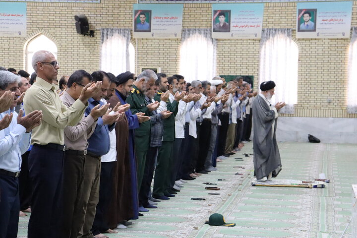 تصاویر/ اقامه نماز عید سعید قربان در دیّر