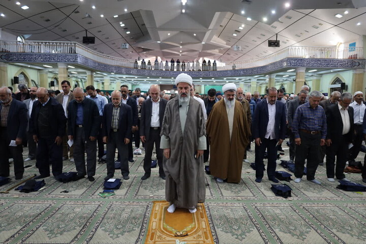 تصاویر / اقامه نماز عید سعید قربان در همدان