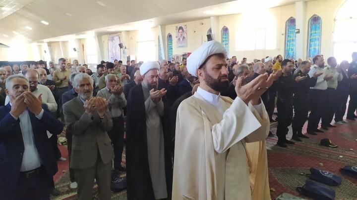 تصاویر / اقامه نماز عید سعید قربان در شهرستان‌های استان همدان