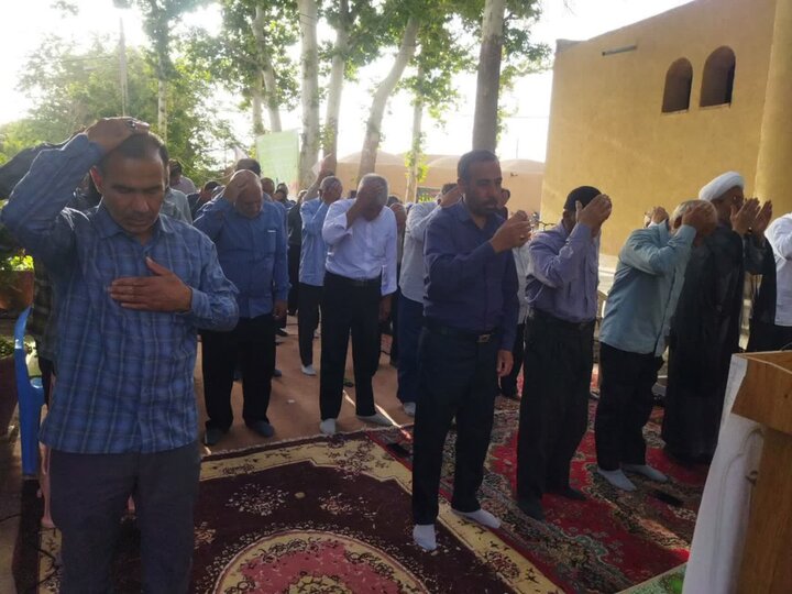 تصاویر/ اقامه نماز عید قربان در شهر محی آباد