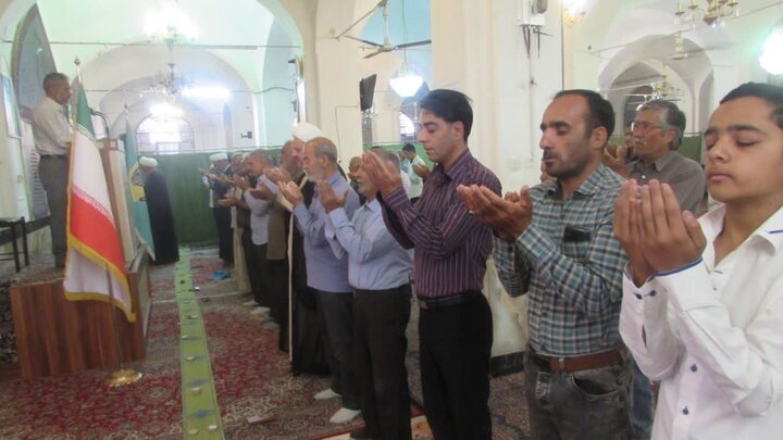 تصاویر/ اقامه نماز عید قربان در شهر کاظم آباد