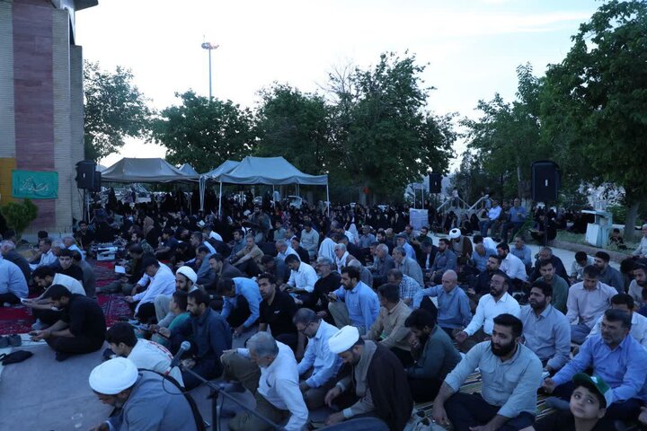 تصاویر/برگزاری مراسم پرشور قرائت دعای عرفه در خرم آباد