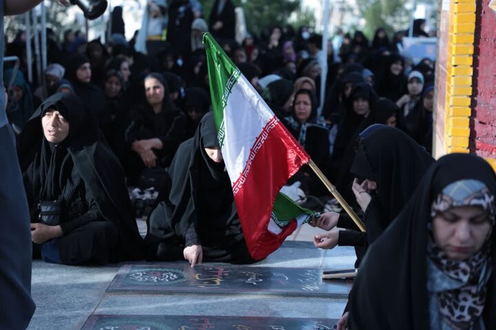 تصاویر/برگزاری مراسم پرشور قرائت دعای عرفه در خرم آباد