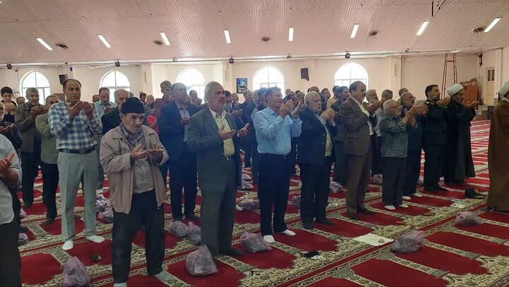 تصاویر / اقامه نماز عید سعید قربان در نهاوند