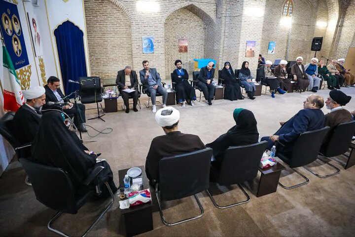 تصاویر / برگزاری  صد وهفتمین جلسه شورای فرهنگ عمومی قزوین