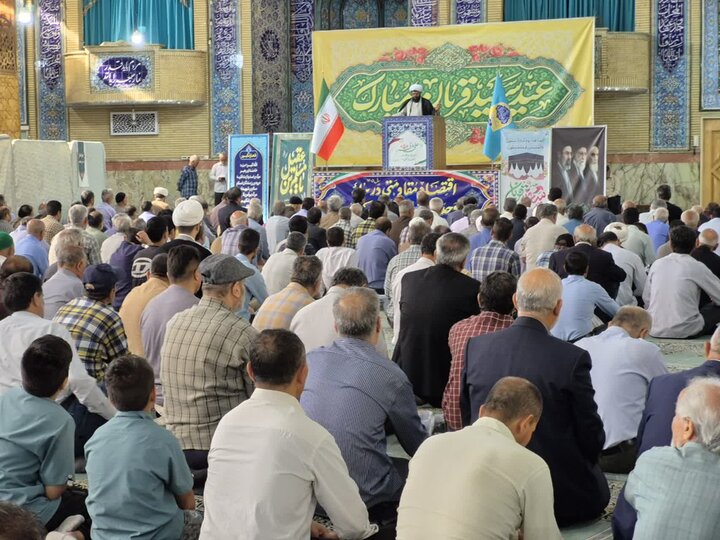 تصاویر/ ماندگار از شکوه حضور مردم مومن شهرستان پاکدشت در نماز عید سعید قربان