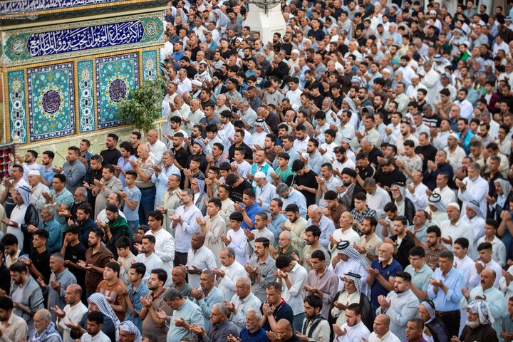 المؤمنون يُحيون صلاة عيد الأضحى في الحرم العلوي المطهر