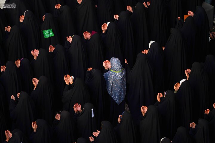 المؤمنون يُحيون صلاة عيد الأضحى في الحرم العلوي المطهر