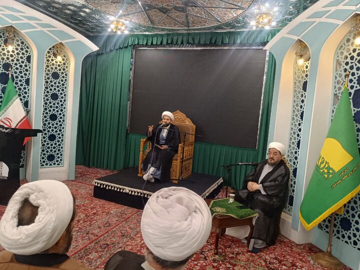 تصاویر/ نشست مبلغان و خطبای تهران در امامزاده صالح (ع)