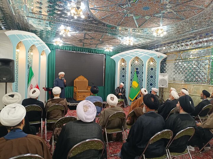 تصاویر/ نشست مبلغان و خطبای تهران در امامزاده صالح (ع)