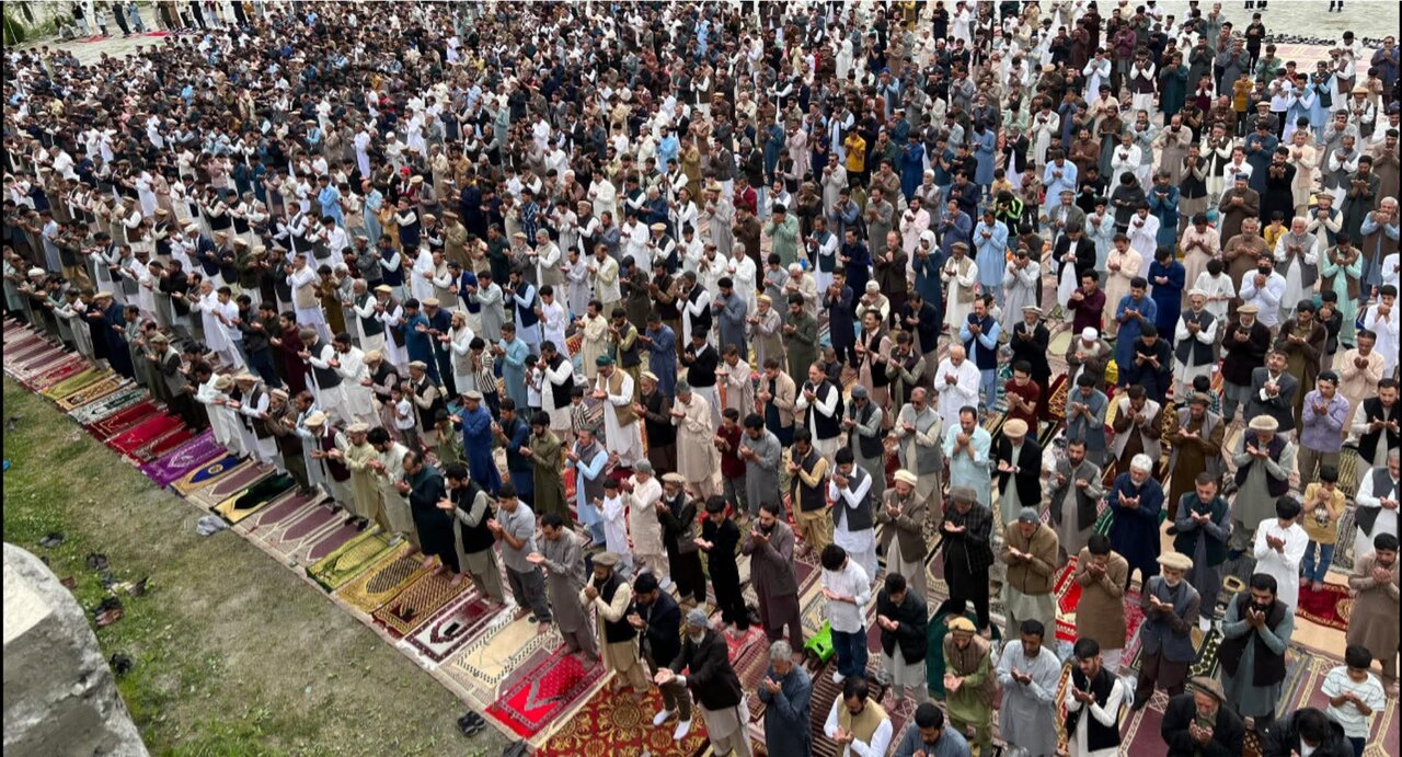گلگت؛ عید الاضحٰی کی روح پرور نمازِ جماعت: عیدالاضحیٰ کا پیغام ایثار، عدل، باہمی احترام اور اجتماعی ذمہ داری کی ادائیگی ہے، آقا سید راحت حسین الحسینی