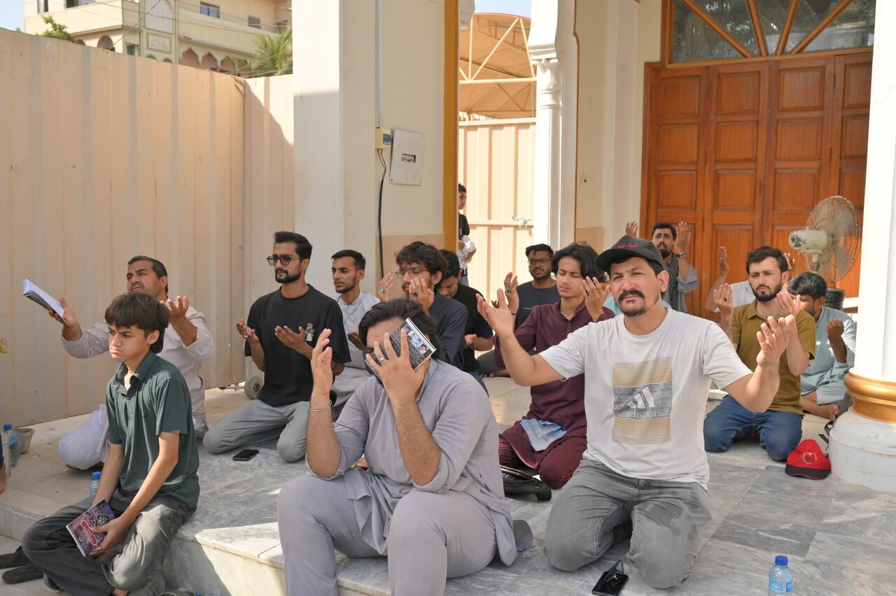 کراچی میں دعائے عرفہ اور مجلسِ شہادتِ حضرت مسلم بن عقیلؑ کا پروقار انعقاد؛ ایران، فلسطین و لبنان کے مظلومین سے اظہارِ یکجہتی