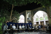 Dalle stanze della madrasa Jahangir Khan alla casa coniugale