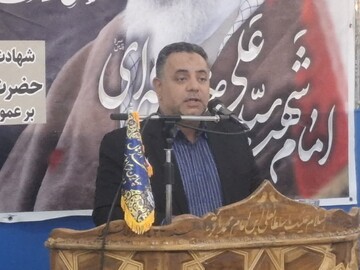 ضریح مطهر علی ابن امام محمد باقر(ع) گلاب‌شویی و عطرافشانی شد+ عکس