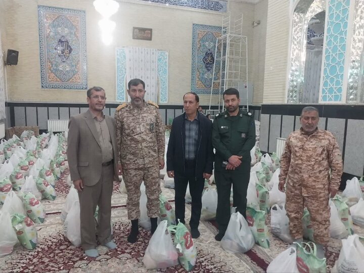 تصاویر / اهدا 300 بسته معیشتی در شهرهای تاکستان ،نرجه ،اسفرورین وتاکستان با حضور معاون فرهنگی واجتماعی سازمان اوقاف کشور