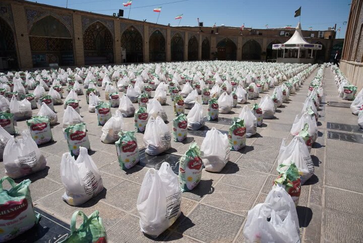 تصاویر / اهدا 300 بسته معیشتی در شهرهای تاکستان ،نرجه ،اسفرورین وتاکستان با حضور معاون فرهنگی واجتماعی سازمان اوقاف کشور