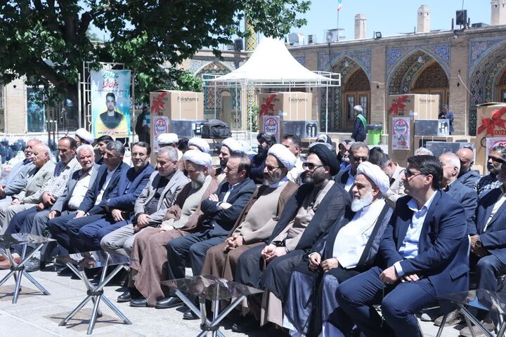 تصاویر / اهدا 300 بسته معیشتی در شهرهای تاکستان ،نرجه ،اسفرورین وتاکستان با حضور معاون فرهنگی واجتماعی سازمان اوقاف کشور