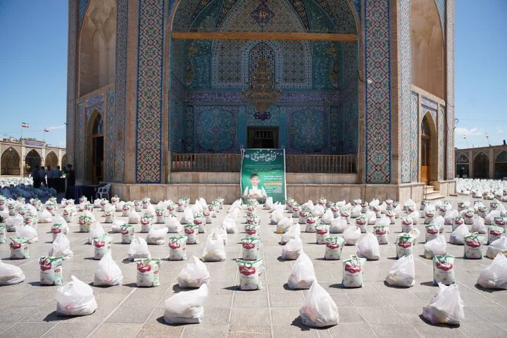 تصاویر / اهدا 300 بسته معیشتی در شهرهای تاکستان ،نرجه ،اسفرورین وتاکستان با حضور معاون فرهنگی واجتماعی سازمان اوقاف کشور