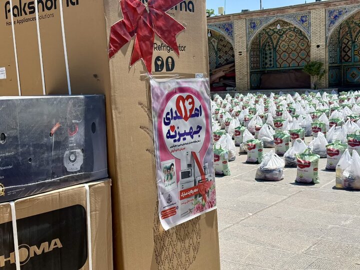 تصاویر / اهدا 300 بسته معیشتی در شهرهای تاکستان ،نرجه ،اسفرورین وتاکستان با حضور معاون فرهنگی واجتماعی سازمان اوقاف کشور