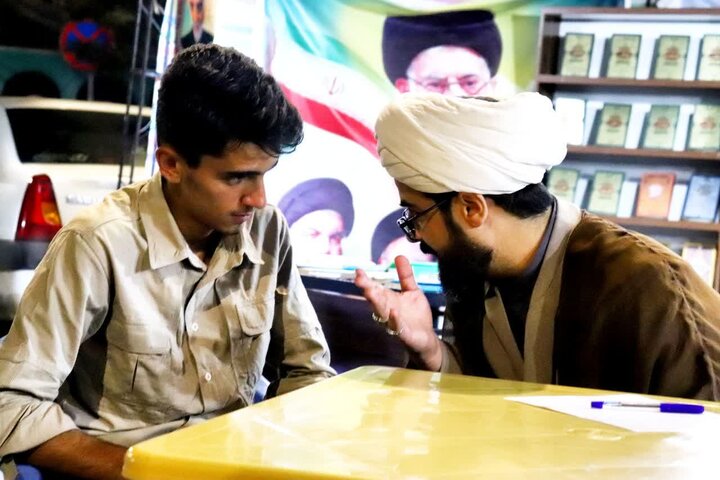 تصاویر/ استمرار فعالیت موکب مردمی مدرسه علمیه امام خامنه ای ارومیه در تجمعات مردمی