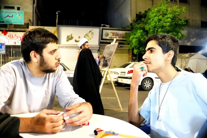 تصاویر/ استمرار فعالیت موکب مردمی مدرسه علمیه امام خامنه ای ارومیه در تجمعات مردمی