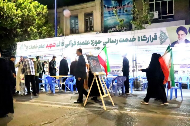 تصاویر/ استمرار فعالیت موکب مردمی مدرسه علمیه امام خامنه ای ارومیه در تجمعات مردمی