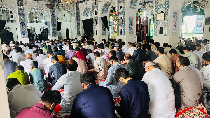 ঢাকার ঐতিহাসিক হোসাইনি দালানে ঈদুল আজহার নামাজ অনুষ্ঠিত | ছবি