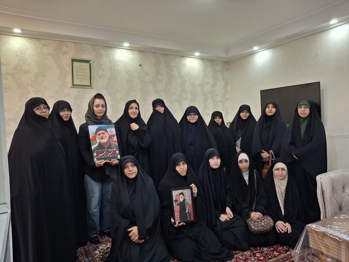 تصاویر / دیدار مدیر حوزه علمیه خواهران استان قزوین با خانواده شهدای جنگ رمضان