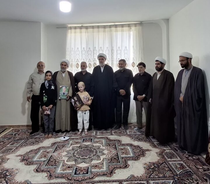 تصاویر / دیدار مدیر حوزه علمیه خواهران استان قزوین با خانواده شهدای جنگ رمضان