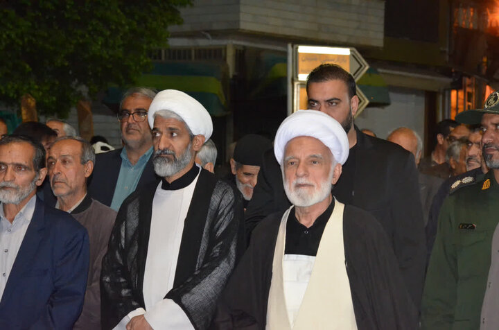 تصاویر/حضور نماینده ولی فقیه در استان مرکزی، در راهپیمایی شبانه آشتیان