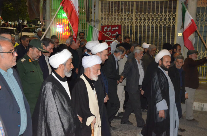تصاویر/حضور نماینده ولی فقیه در استان مرکزی، در راهپیمایی شبانه آشتیان