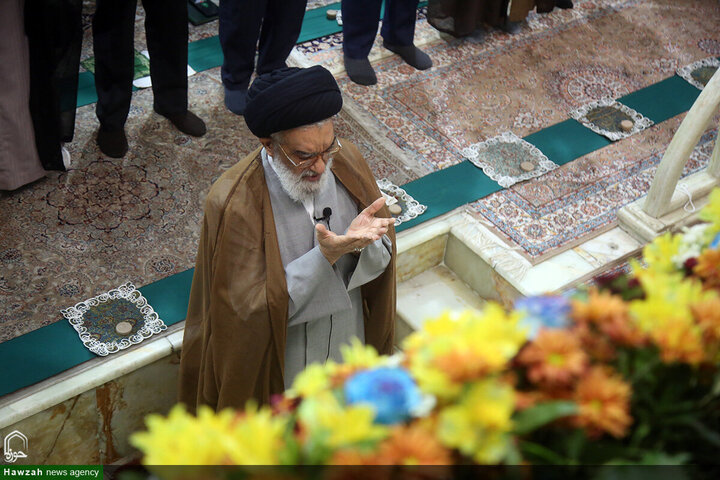Photos/ Grande affluence à l’aube au sanctuaire de Fatima Masoumeh pour la prière de l’Aïd al-Adha