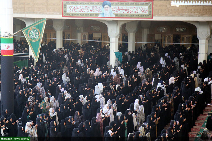 Photos/ Grande affluence à l’aube au sanctuaire de Fatima Masoumeh pour la prière de l’Aïd al-Adha