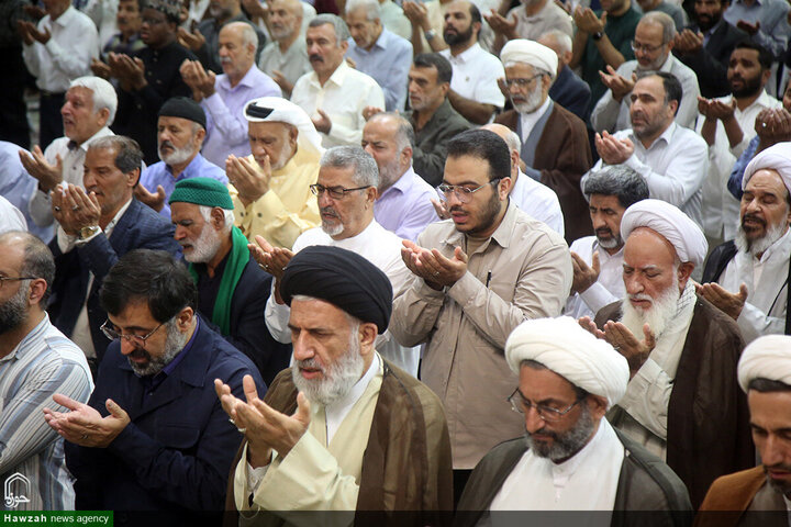 Photos/ Grande affluence à l’aube au sanctuaire de Fatima Masoumeh pour la prière de l’Aïd al-Adha