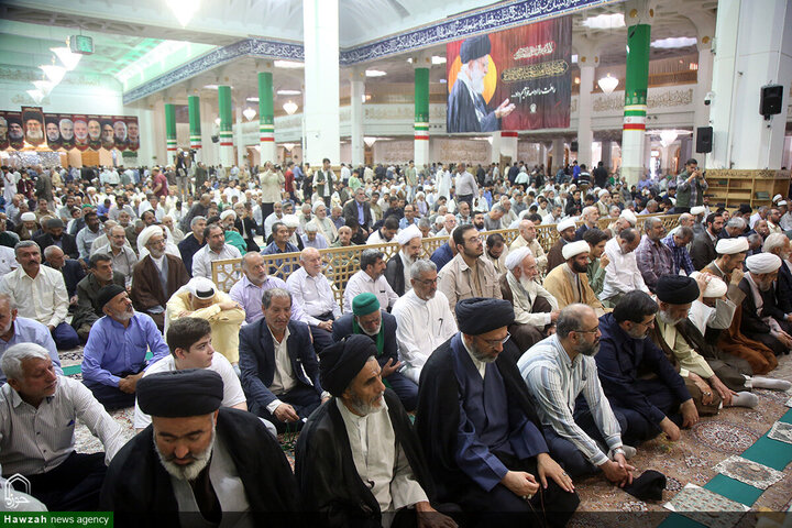Photos/ Grande affluence à l’aube au sanctuaire de Fatima Masoumeh pour la prière de l’Aïd al-Adha