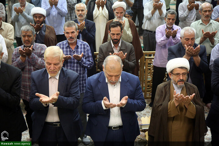 Photos/ Grande affluence à l’aube au sanctuaire de Fatima Masoumeh pour la prière de l’Aïd al-Adha