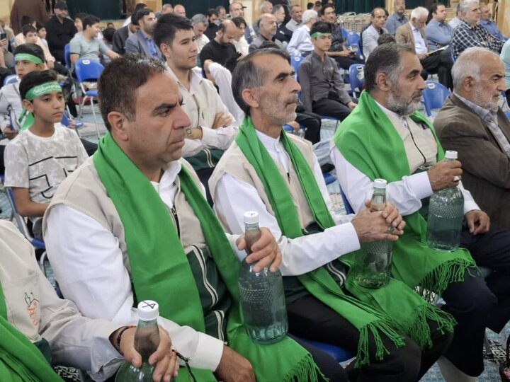 تصاویر/ مراسم گلابشویی و عطرافشانی ضریح مطهر علی ابن امام محمد باقر(ع)به مناسبت دهه امامت وولایت