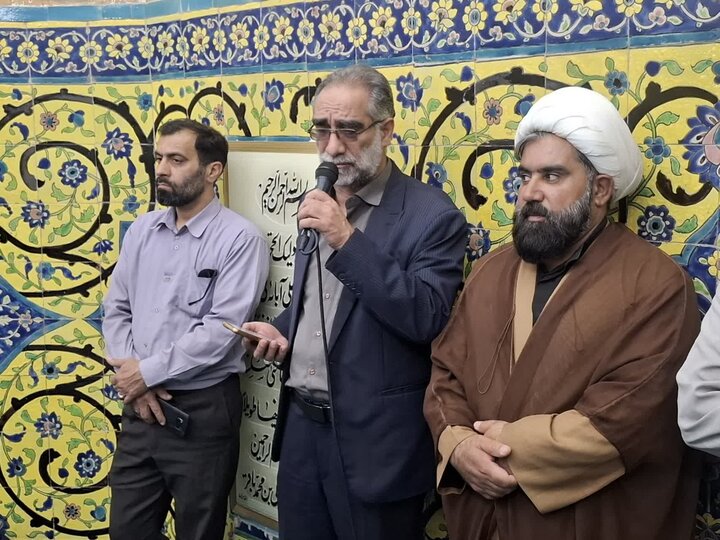 تصاویر/ مراسم گلابشویی و عطرافشانی ضریح مطهر علی ابن امام محمد باقر(ع)به مناسبت دهه امامت وولایت
