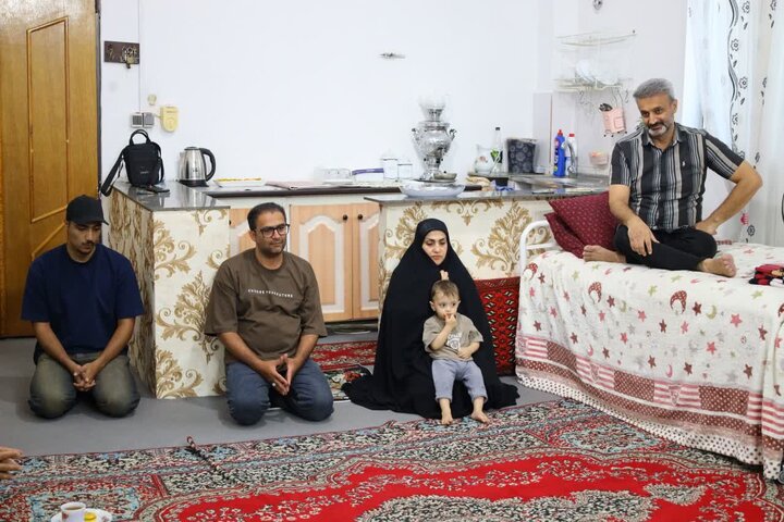 تصاویر/ دیدار نماینده ولی فقیه در مازندران با جانباز سرافراز ناوشکن دنا