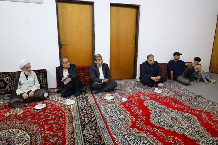 تصاویر/ دیدار نماینده ولی فقیه در مازندران با جانباز سرافراز ناوشکن دنا