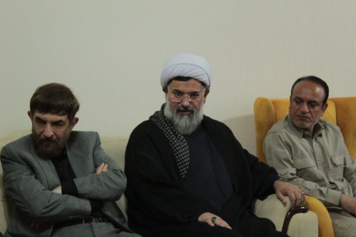 تصاویر/ دیدار رییس کارگروه اقتصادی دفتر مقام معظم رهبری با خانواده سردار شهید نادر مهدوی