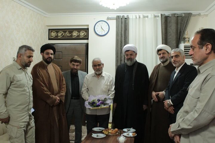 تصاویر/ دیدار رییس کارگروه اقتصادی دفتر مقام معظم رهبری با خانواده سردار شهید نادر مهدوی