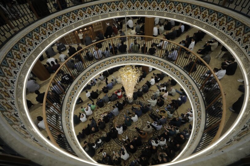 در میان حضور صدها نمازگزار، نخستین نماز عید قربان در مسجد الحُسین بن علی(ع) در الخلیل، برگزار شد+تصاویر