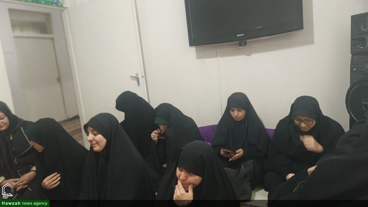 تجلیل کادر و اساتید مدرسه علمیه صادقیه از مقام شامخ شهید «وحید محمدزاده»