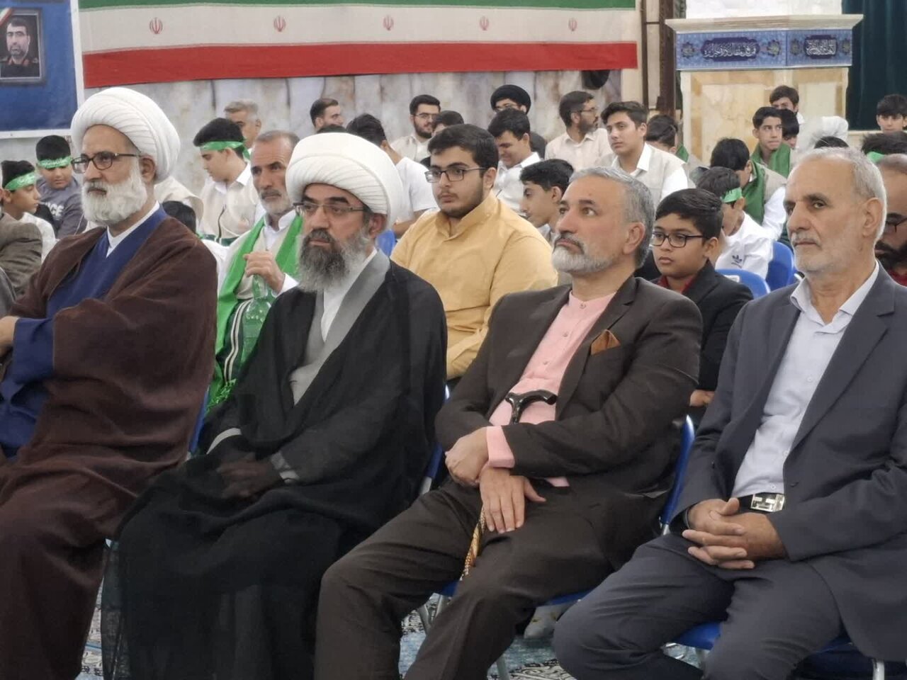 ضریح مطهر علی ابن امام محمد باقر(ع)گلابشویی و عطرافشانی شد