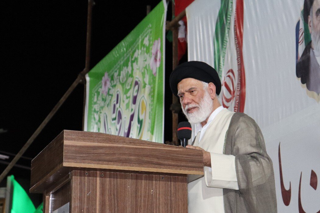 فیلم| امام جمعه دیّر: بی‌تفاوتی در برابر حجاب، یعنی بی‌تفاوتی در برابر حکم خدا