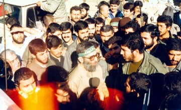 در مکتب اسلام، چه ارتباطی بین انتظار و جهاد وجود دارد؟